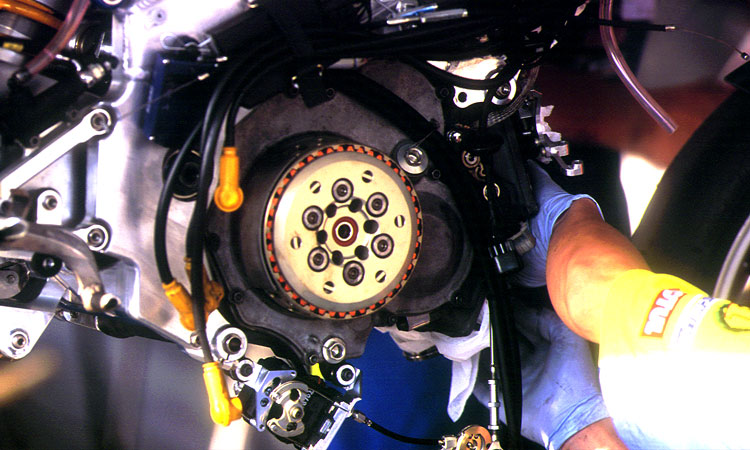 Lucky+strike+suzuki+rgv500